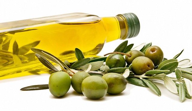 Daily Olive Oil Supplementation Improves Coronary Artery Disease Risk